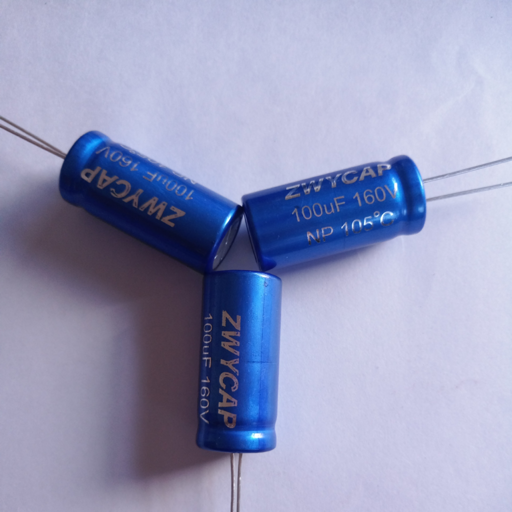 无极性电解电容的特点与应用